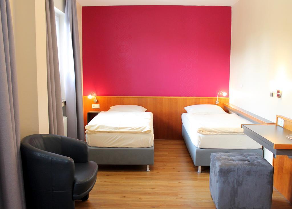Hotel Zum Lowen ボン エクステリア 写真