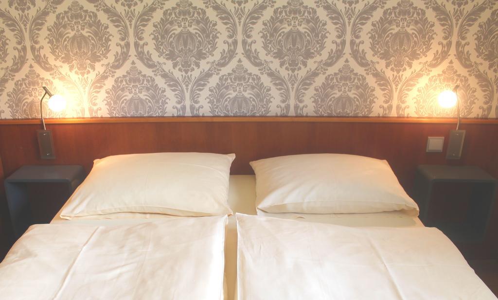 Hotel Zum Lowen ボン エクステリア 写真