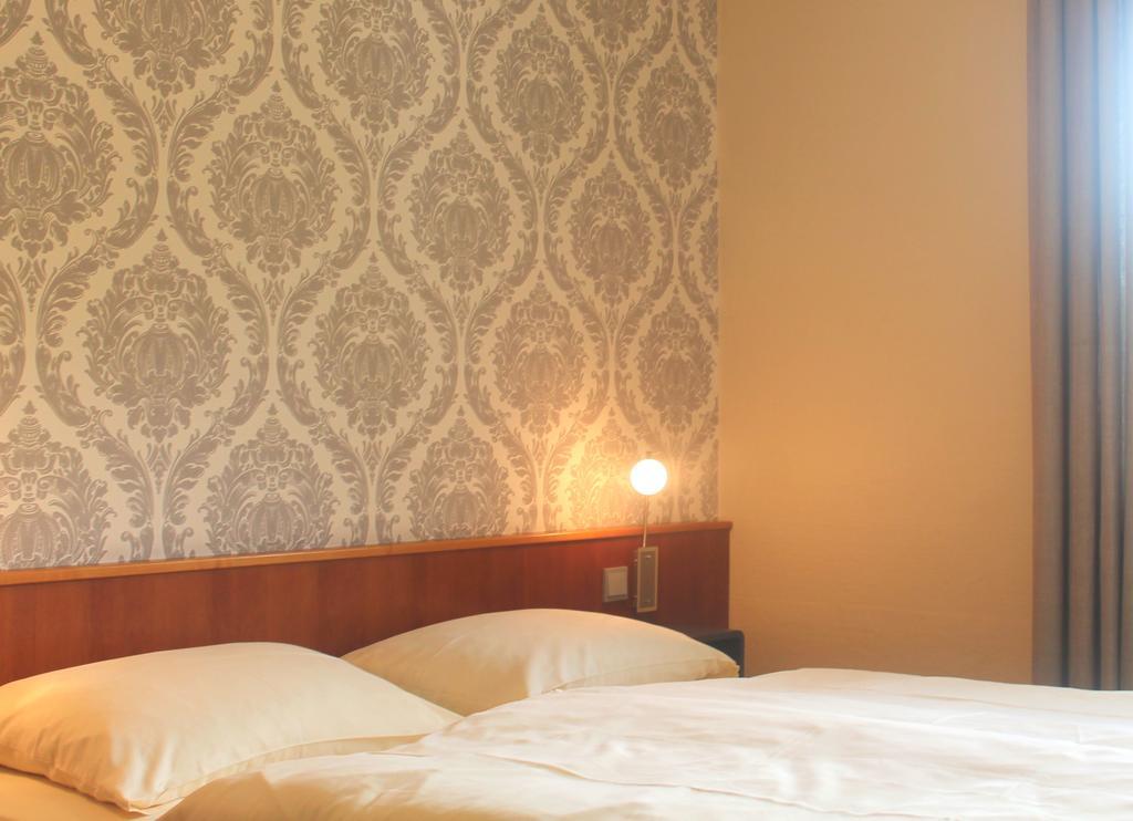 Hotel Zum Lowen ボン エクステリア 写真